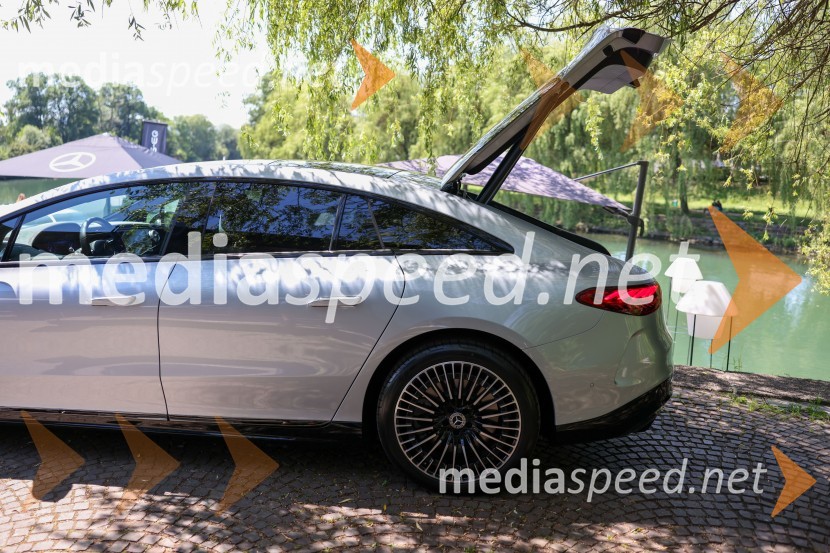 Robert Lešnik predstavil Mercedes EQS in EQB