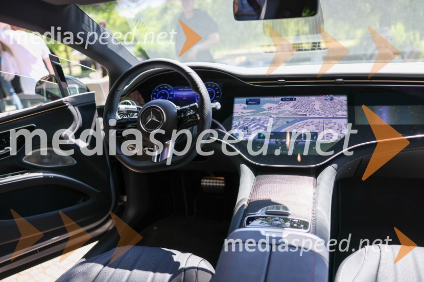 Robert Lešnik predstavil Mercedes EQS in EQB