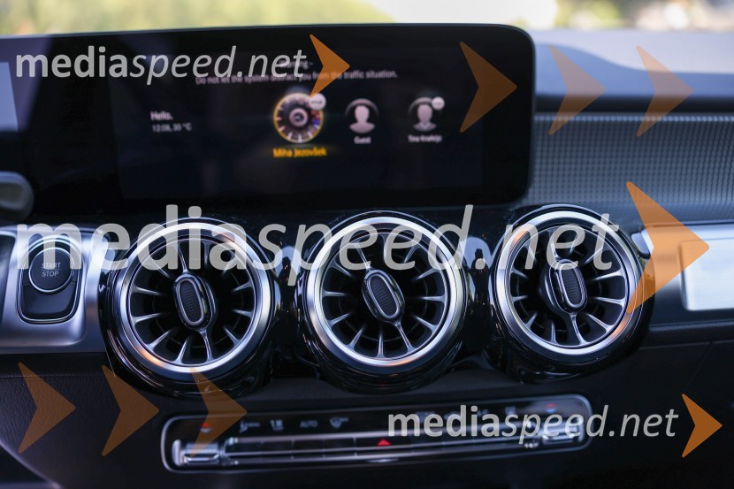 Robert Lešnik predstavil Mercedes EQS in EQB