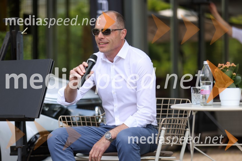  Robert Lešnik, vodja zunanjega oblikovanja, Mercedes-BenzRobert Lešnik predstavil Mercedes EQS in EQB