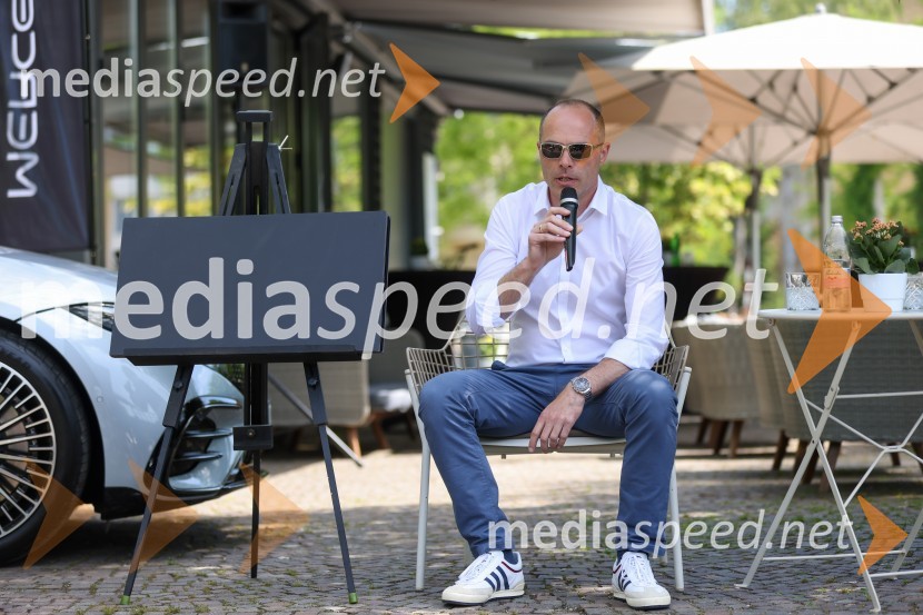  Robert Lešnik, vodja zunanjega oblikovanja, Mercedes-BenzRobert Lešnik predstavil Mercedes EQS in EQB