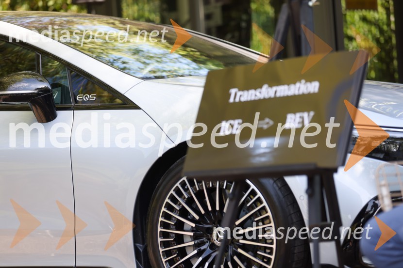 Robert Lešnik predstavil Mercedes EQS in EQB
