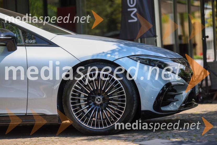 Robert Lešnik predstavil Mercedes EQS in EQB