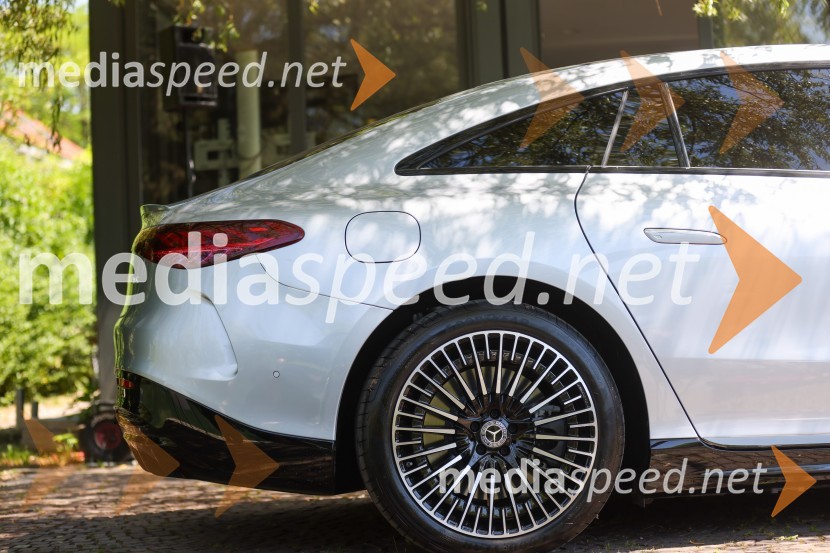 Robert Lešnik predstavil Mercedes EQS in EQB