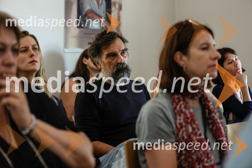 ReActing as a Star - igrajo lokalno, delujejo globalno,  druženje z mediji