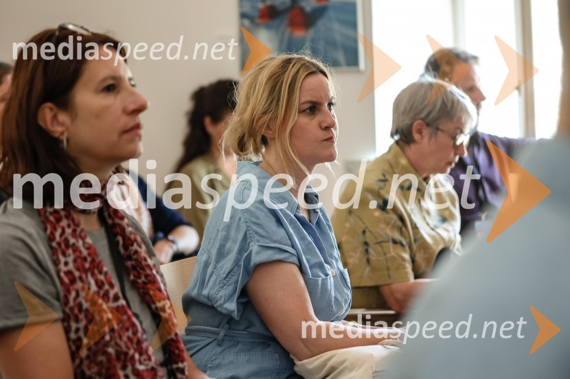 ReActing as a Star - igrajo lokalno, delujejo globalno,  druženje z mediji