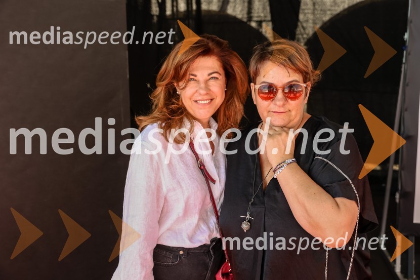 ReActing as a Star - igrajo lokalno, delujejo globalno,  druženje z mediji