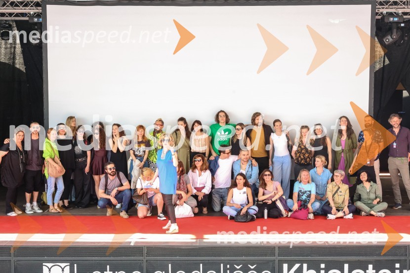 ReActing as a Star - igrajo lokalno, delujejo globalno,  druženje z mediji