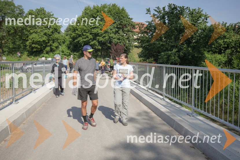  Matjaž Rakovec, župan Mestne občine Kranj;  Sonja Rozman, Zavod RS za varstvo naraveAkcija Očistimo Kranj invazivk