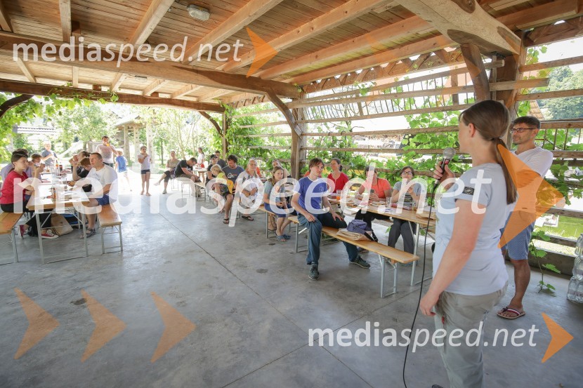  Sonja Rozman, Zavod RS za varstvo naraveAkcija Očistimo Kranj invazivk