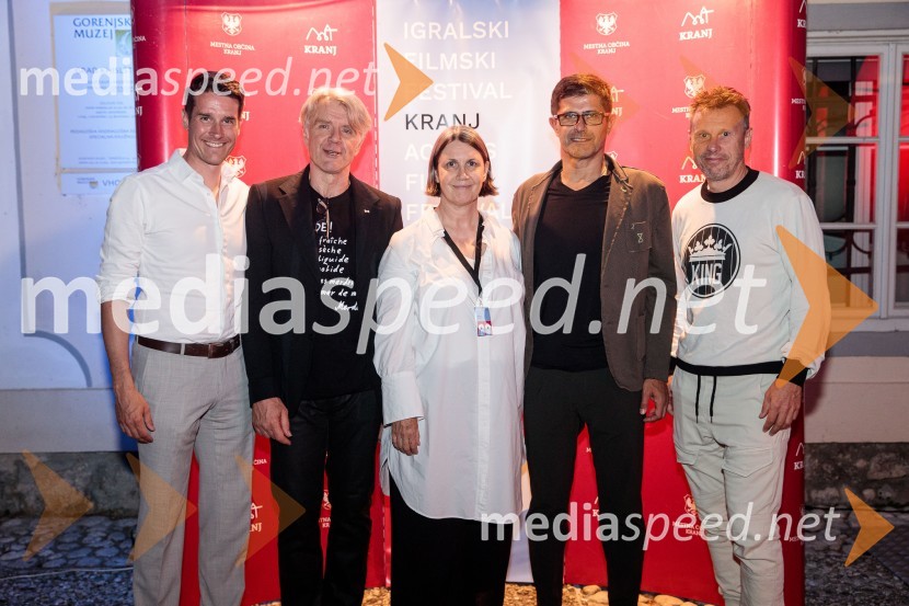  Janez Černe, podžupan Mestne občine Kranj;  Branko Završan, igralec;  Maja Sever, igralka;  Matjaž Rakovec, župan Mestne občine Kranj;  ... Filmski festival Krafft, zaključek