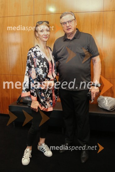  Mojca Funkl, igralka;  Dušan Mlakar, režiserDan v spomin na Gašperja Tiča, dobrodelna predstava