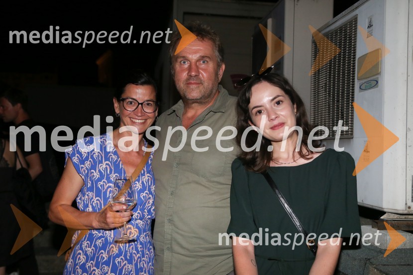  Simona  Belle, služba za stike z javnostmi MGL;  Lotos Vincenc Šparovec, igralec;  Lara Wolf Završnik, igralkaDan v spomin na Gašperja Tiča, dobrodelna predstava