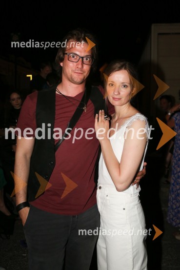  Filip Samobor, igralec;  Ajda Smrekar, igralkaDan v spomin na Gašperja Tiča, dobrodelna predstava