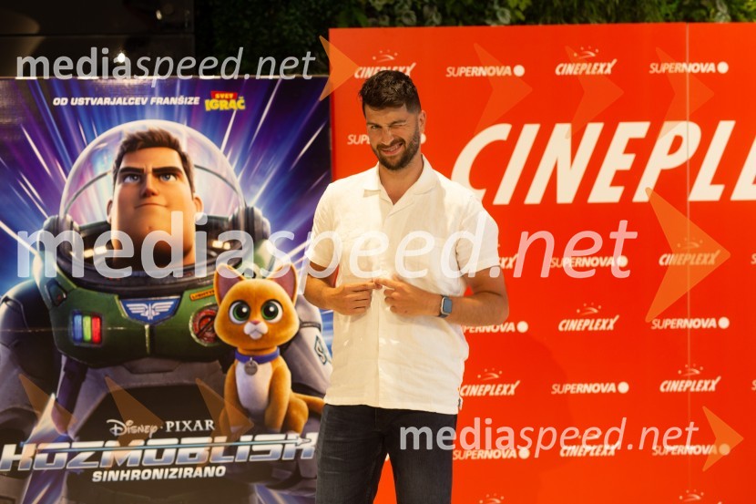  Uroš Bitenc, moderator, vplivnešKozmoblisk, družinski dan v Cineplexx Ljubljana