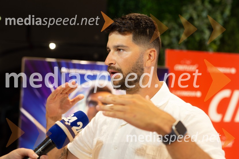 Uroš Bitenc, moderator, vplivnešKozmoblisk, družinski dan v Cineplexx Ljubljana