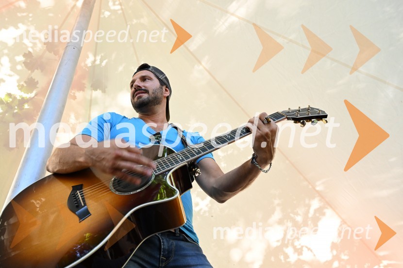  Jernej Tozon, pevec, skupina ČukiMačje mesto 2022, družinski festival