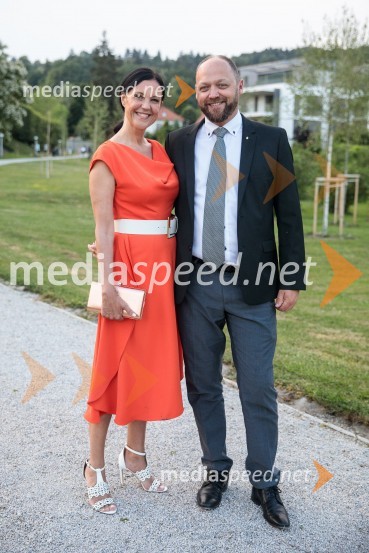  Brigita Gorjup, direktorica Andragoškega zavoda Ljudska univerza;  Boštjan Gorjup, direktor podjetja BSHKresna noč 2022, dobrodelna prireditev Lions kluba Ljubljana Ilirija