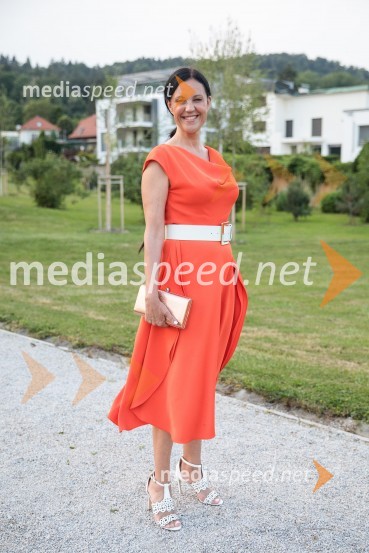  Brigita Gorjup, direktorica Andragoškega zavoda Ljudska univerzaKresna noč 2022, dobrodelna prireditev Lions kluba Ljubljana Ilirija