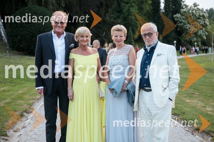  Janez  Škrabec, direktor Riko d.o.o., predsednik Slovensko-ruskega poslovnega sveta;  Sonja Poljanšek Škrabec, lastnica Welness centra Sunny;  Rija Čič; dr. Peter  Čeferin, pravnik, pisateljKresna noč 2022, dobrodelna prireditev Lions kluba Ljubljana Ilirija