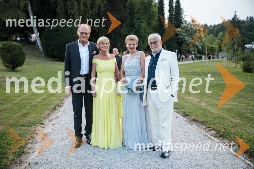  Janez  Škrabec, direktor Riko d.o.o., predsednik Slovensko-ruskega poslovnega sveta;  Sonja Poljanšek Škrabec, lastnica Welness centra Sunny;  Rija Čič; dr. Peter  Čeferin, pravnik, pisateljKresna noč 2022, dobrodelna prireditev Lions kluba Ljubljana Ilirija