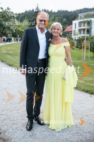  Janez  Škrabec, direktor Riko d.o.o., predsednik Slovensko-ruskega poslovnega sveta;  Sonja Poljanšek Škrabec, lastnica Welness centra SunnyKresna noč 2022, dobrodelna prireditev Lions kluba Ljubljana Ilirija