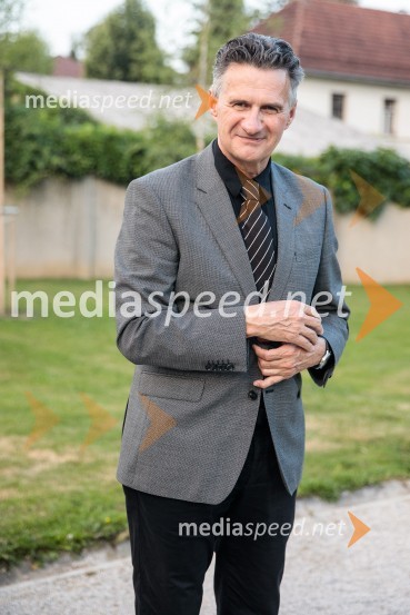  Milan Martin Cvikl,  član Sveta direktorjev Evropske banke za obnovo in razvoj (EBRD)Kresna noč 2022, dobrodelna prireditev Lions kluba Ljubljana Ilirija