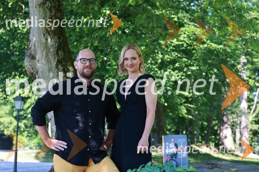  Uroš Buh, glasbenik, igralec, pisatelj;  Katarina Braniselj, voditeljica, Planet 18Predstavitev biografije Mateja Mohoriča