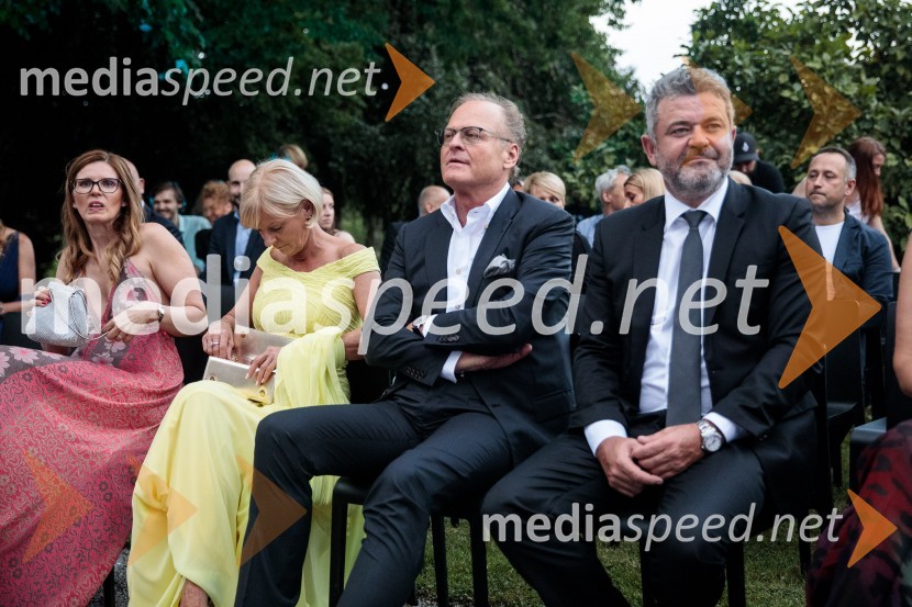  ... ;  Sonja Poljanšek Škrabec, lastnica Welness centra Sunny;  Janez  Škrabec, direktor Riko d.o.o., predsednik Slovensko-ruskega poslovnega sveta;  Ernest Novak, plastični kirurgKresna noč 2022, dobrodelna prireditev Lions kluba Ljubljana Ilirija