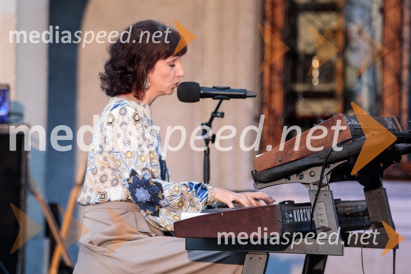  Jadranka Juras, pevkaKresna noč 2022, dobrodelna prireditev Lions kluba Ljubljana Ilirija