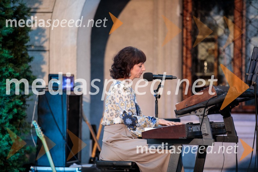  Jadranka Juras, pevkaKresna noč 2022, dobrodelna prireditev Lions kluba Ljubljana Ilirija