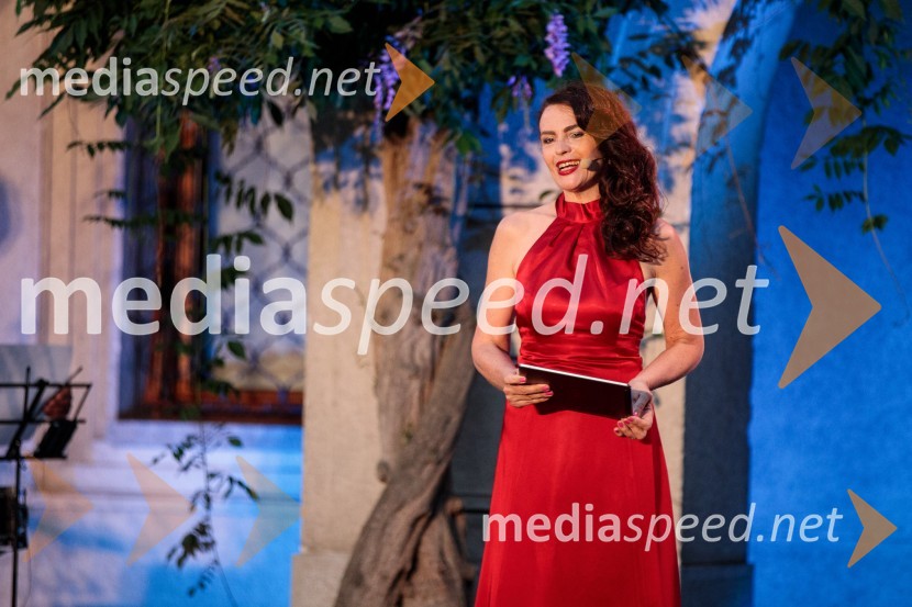  Tajda Lekše, voditeljicaKresna noč 2022, dobrodelna prireditev Lions kluba Ljubljana Ilirija