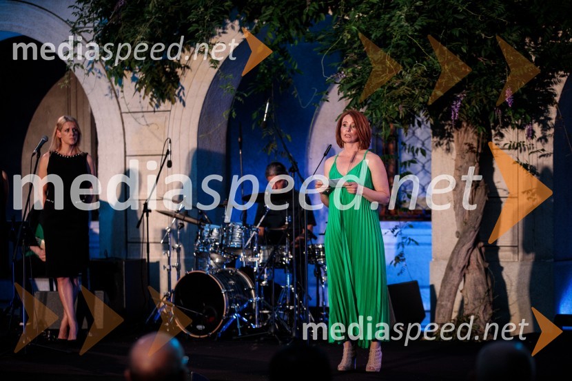  ... ;  Maja Vidergar , predsednica Lions kluba Ljubljana IliriiaKresna noč 2022, dobrodelna prireditev Lions kluba Ljubljana Ilirija