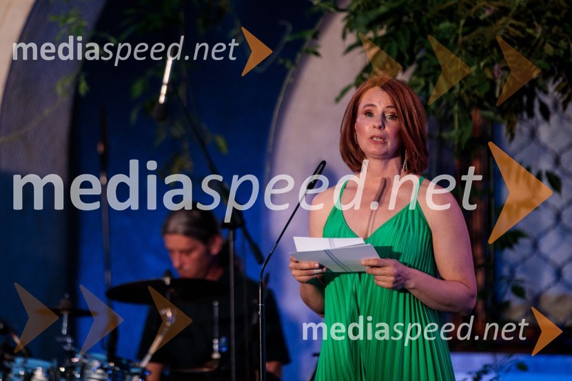  Maja Vidergar , predsednica Lions kluba Ljubljana IliriiaKresna noč 2022, dobrodelna prireditev Lions kluba Ljubljana Ilirija