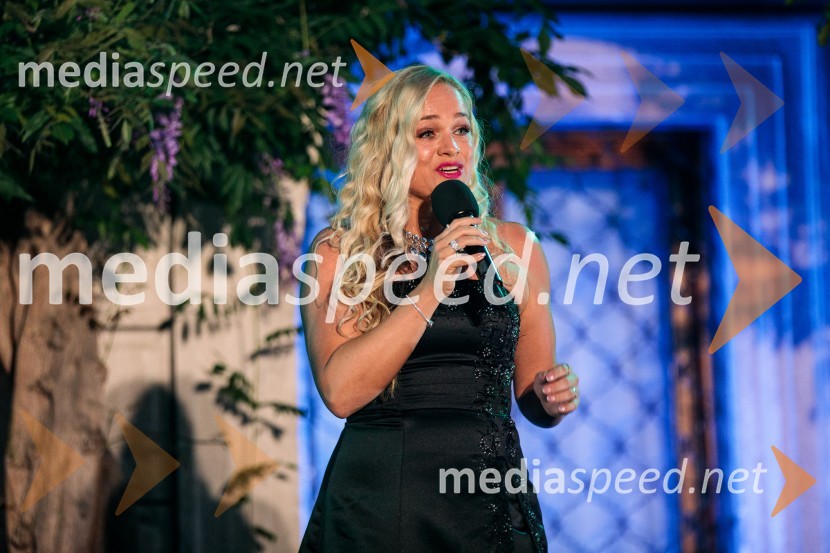  Nina Dominko, operna pevkaKresna noč 2022, dobrodelna prireditev Lions kluba Ljubljana Ilirija