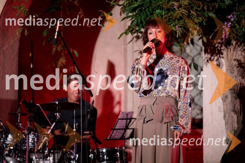  Jadranka Juras, pevkaKresna noč 2022, dobrodelna prireditev Lions kluba Ljubljana Ilirija