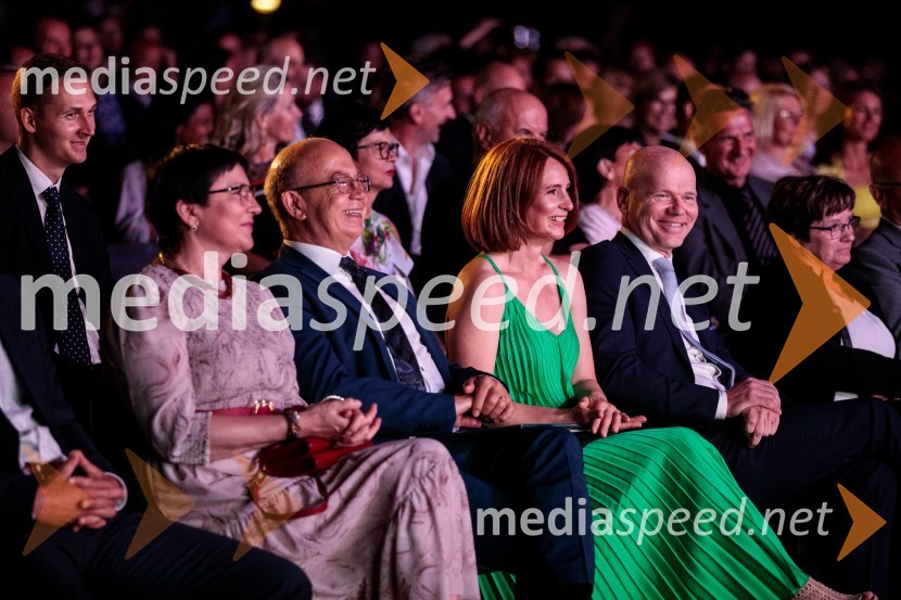  ... ;  Mihajlo  Brodovič, ukrajinski veleposlanik v Sloveniji;  Maja Vidergar , predsednica Lions kluba Ljubljana Iliriia;  ... Kresna noč 2022, dobrodelna prireditev Lions kluba Ljubljana Ilirija