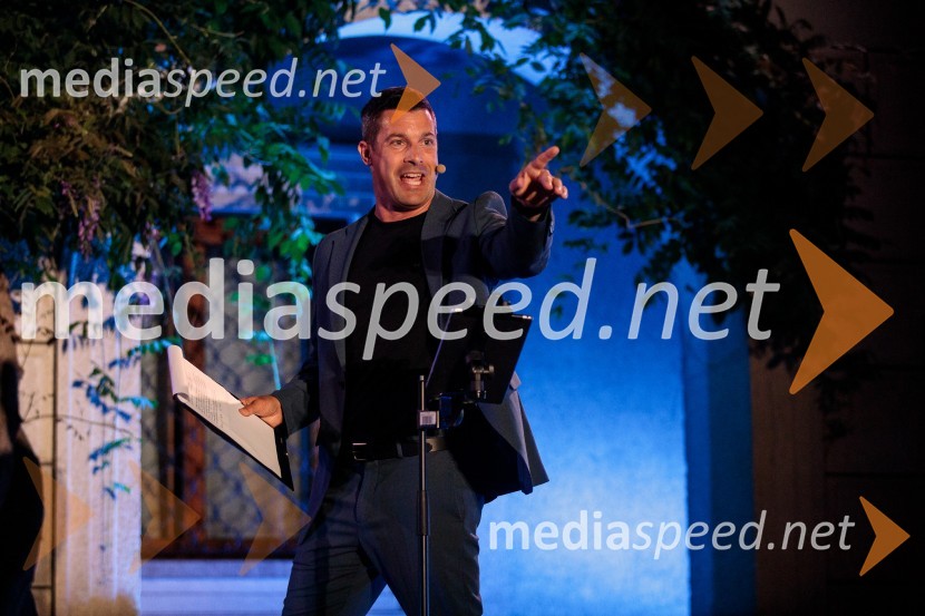  Klemen Bučan, radijski voditelj, stand-up komik, DJKresna noč 2022, dobrodelna prireditev Lions kluba Ljubljana Ilirija