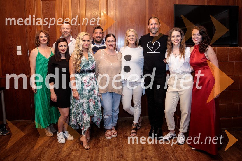  Maja Vidergar , predsednica Lions kluba Ljubljana Iliriia;  ... ;  ... ;  Nina Dominko, operna pevka;  Boštjan Dermol, pevec;  Nuška Drašček, pevka;  ... ;  Matevž Šalehar-Hamo, glasbenik, Hamo & Tribute 2 Love;  Maja Keuc, pevka, Amaya;  Tajda Lekše, voditeljicaKresna noč 2022, dobrodelna prireditev Lions kluba Ljubljana Ilirija