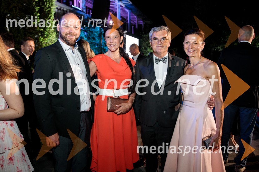  Boštjan Gorjup, direktor podjetja BSH;  Brigita Gorjup, direktorica Andragoškega zavoda Ljudska univerza;  Aleksander  Zalaznik, generalni direktor Danfoss Trata, predsednik Združenja Manager; dr. Maja Zalaznik, nekdanja ministrica za izobraževanje, znanost in športKresna noč 2022, dobrodelna prireditev Lions kluba Ljubljana Ilirija