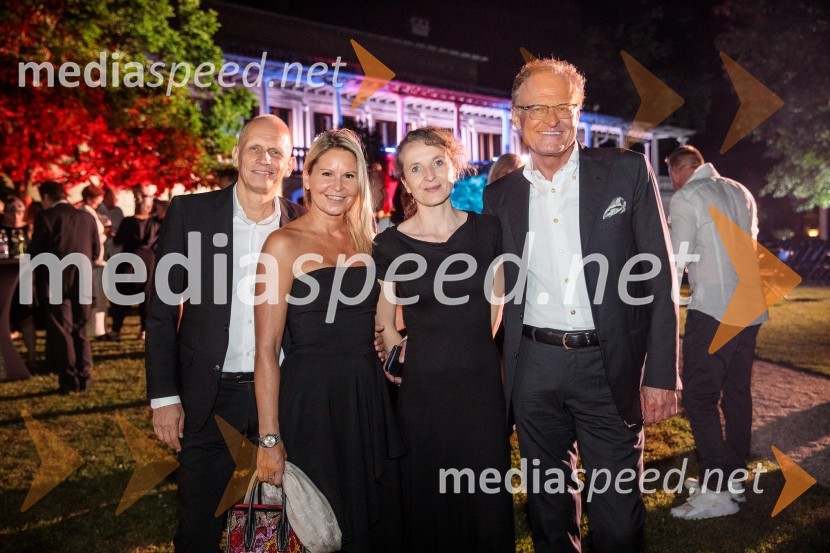  Boštjan Jazbec, član sveta Banke Slovenije; dr. Saša Božič, Koordinatorka projekta WEF Slovenia 2020 in Executive Coachinja;  Polona Lovšin, vodja komunikacij, Riko d.o.o.;  Janez  Škrabec, direktor Riko d.o.o., predsednik Slovensko-ruskega poslovnega svetaKresna noč 2022, dobrodelna prireditev Lions kluba Ljubljana Ilirija