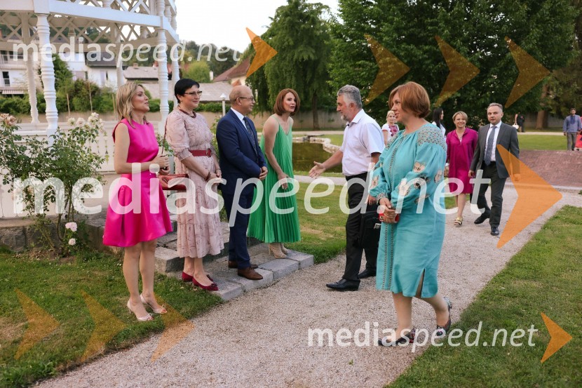  Barbara Uranjek, direktorica, Britansko-slovenska gospodarska zbornica;  ... ;  Mihajlo  Brodovič, ukrajinski veleposlanik v Sloveniji;  Maja Vidergar , predsednica Lions kluba Ljubljana Iliriia;  ... ;  ... Kresna noč 2022, dobrodelna prireditev Lions kluba Ljubljana Ilirija