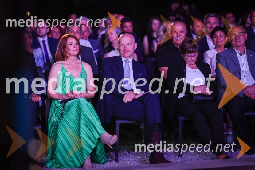  Maja Vidergar , predsednica Lions kluba Ljubljana Iliriia;  ... ;  ... ;  ... Kresna noč 2022, dobrodelna prireditev Lions kluba Ljubljana Ilirija