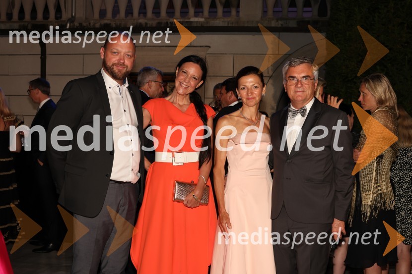  Boštjan Gorjup, direktor podjetja BSH;  Brigita Gorjup, direktorica Andragoškega zavoda Ljudska univerza; dr. Maja Zalaznik, nekdanja ministrica za izobraževanje, znanost in šport;  Aleksander  Zalaznik, generalni direktor Danfoss Trata, predsednik Združenja ManagerKresna noč 2022, dobrodelna prireditev Lions kluba Ljubljana Ilirija