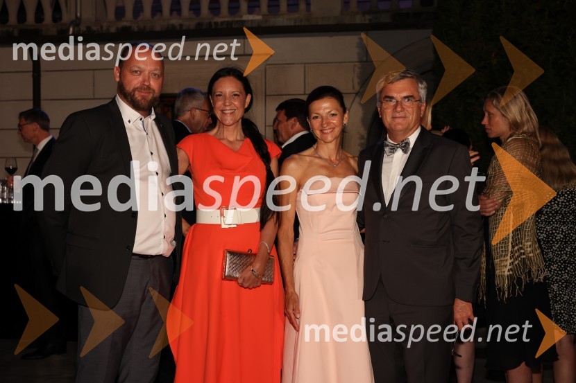  Boštjan Gorjup, direktor podjetja BSH;  Brigita Gorjup, direktorica Andragoškega zavoda Ljudska univerza; dr. Maja Zalaznik, nekdanja ministrica za izobraževanje, znanost in šport;  Aleksander  Zalaznik, generalni direktor Danfoss Trata, predsednik Združenja ManagerKresna noč 2022, dobrodelna prireditev Lions kluba Ljubljana Ilirija