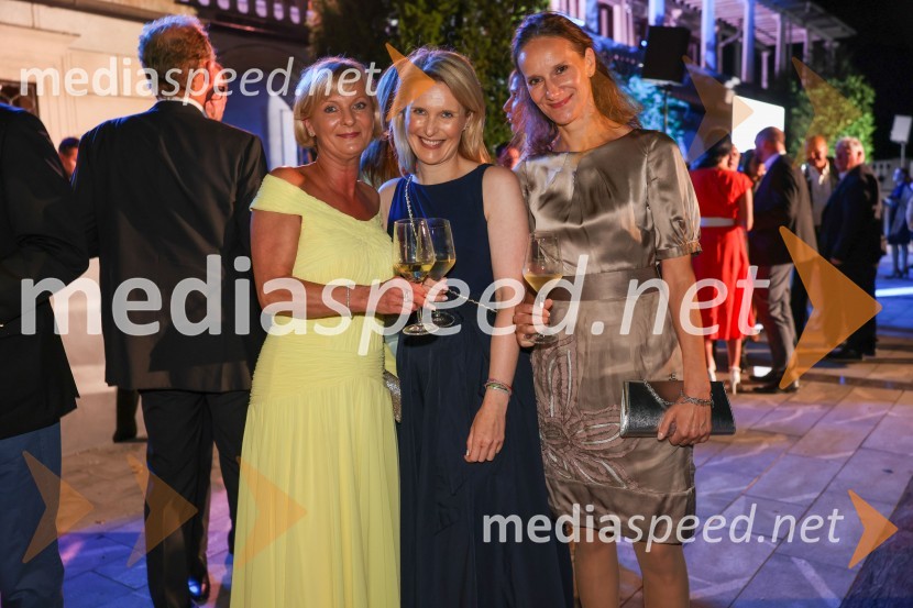  Sonja Poljanšek Škrabec, lastnica Welness centra Sunny;  ... ;  ... Kresna noč 2022, dobrodelna prireditev Lions kluba Ljubljana Ilirija