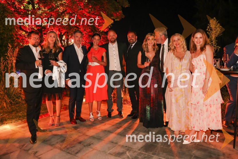  Žiga Vavpotič, podjetnik;  ... ;  Marko Lukić, lastnik in direktor družbe Lumar IG;  Brigita Gorjup, direktorica Andragoškega zavoda Ljudska univerza;  Boštjan Gorjup, direktor podjetja BSH;  Ugur Yildirim , direktor ECP Tactical Opportunities;  Nejka  Grabnar,  HR & Communications Business Partner, Numip;  Ernest Novak, plastični kirurg;  ... ;  ... Kresna noč 2022, dobrodelna prireditev Lions kluba Ljubljana Ilirija