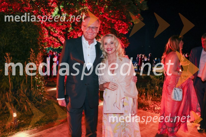  Janez  Škrabec, direktor Riko d.o.o., predsednik Slovensko-ruskega poslovnega sveta;  ... Kresna noč 2022, dobrodelna prireditev Lions kluba Ljubljana Ilirija