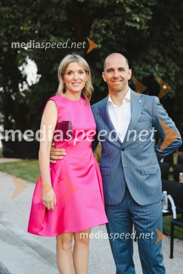  Barbara Uranjek, direktorica, Britansko-slovenska gospodarska zbornica;  Marko  Mlakar, direktor in partner, Amrop AdriaKresna noč 2022, dobrodelna prireditev Lions kluba Ljubljana Ilirija