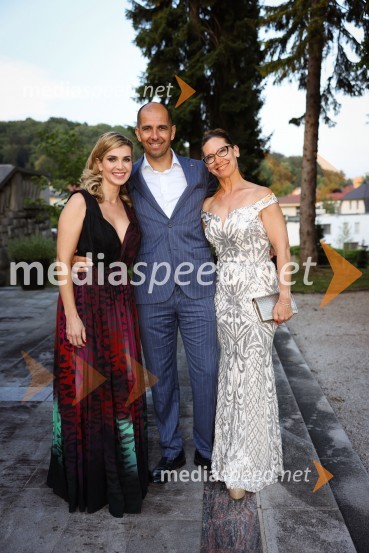  Nejka  Grabnar,  HR & Communications Business Partner, Numip;  Marko  Mlakar, direktor in partner, Amrop Adria;  Katja  Mlakar, agencija AVIKresna noč 2022, dobrodelna prireditev Lions kluba Ljubljana Ilirija